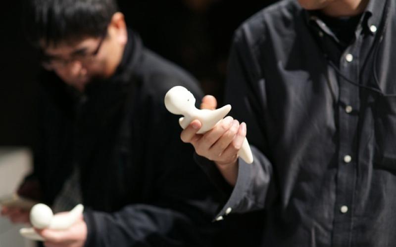 تصاویر عجیب ترین موبایل انسان نما