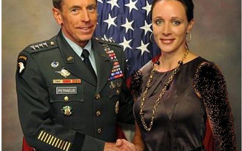 کشف ۵۰ ایمیل حاوی پیشنهادهای رابطه جنسی از رئیس سازمان سیا