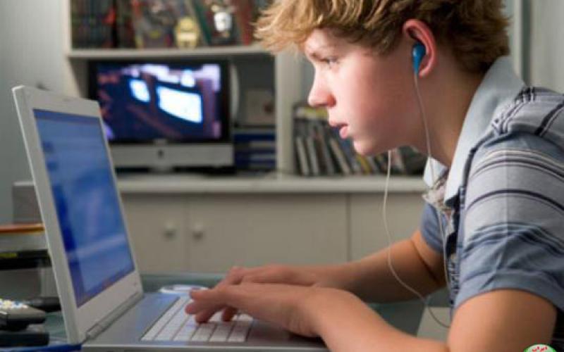 دبیر شورای عالی اطلاع رسانی تاکید کرد: لزوم حمایت از تولیدات داخلی برای بومی سازی بازی‌های رایانه‌یی