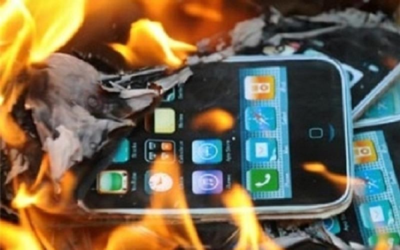 خاخام ارشد صهیونیست: «آیفون‌ها را به آتش بکشید»