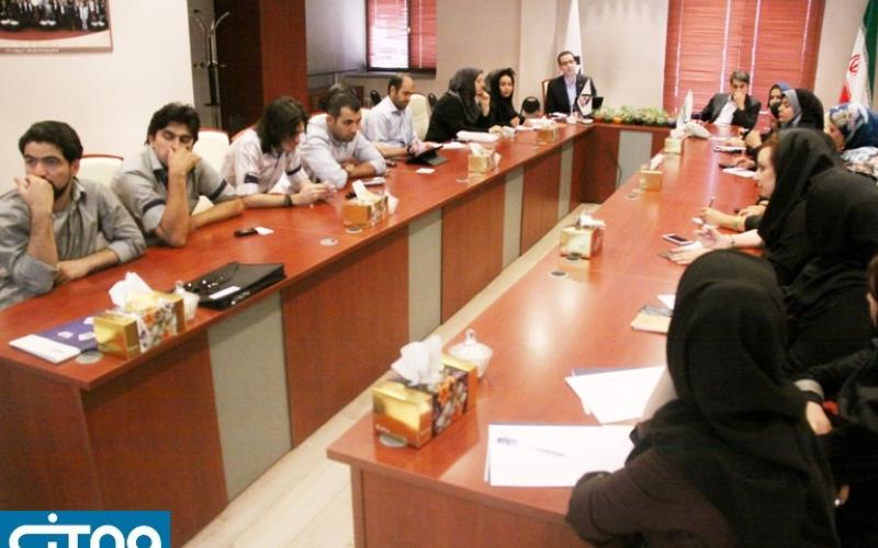 شاتل: مخابرات با عملکرد فراقانونی به دنبال انحصارگرایی است