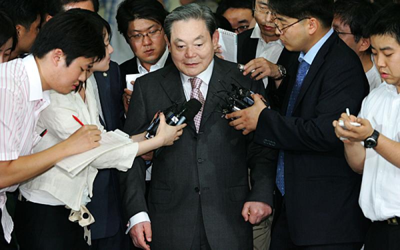 رئیس سامسونگ ثروتمندترین شهروند کره جنوبی + عکس