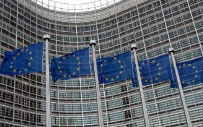 بر اساس قوانین جدید کمیسیون اروپا؛ مالکیت داده‌های کاربران در گوگل و فیس‌بوک متعلق به خود آنان است  