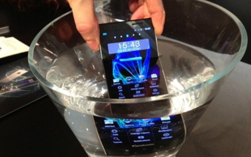 جدیدترین فناوری‌های تلفن‌ همراه ضد آب و گرد و غبار + عکس 