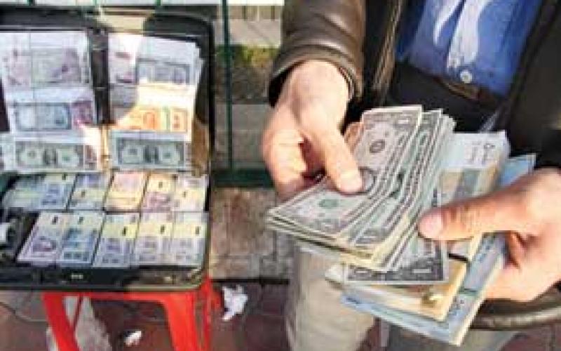 وقتی پیام‌های کوتاه بازار ارز و سکه را تکان می‌دهند  