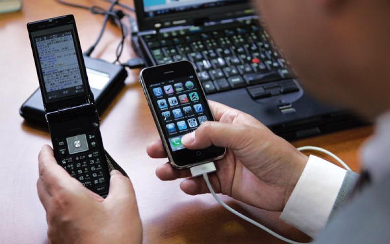 تغییرات گسترده در شیوه‌های ارتباطی مردم با توسعه‌ی گوشی‌های هوشمند در سال 2012