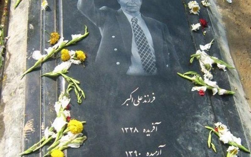 درخواست همسر مرحوم ناصر حجازی از هواداران؛ به ناصر خان پیامک بزنید + شماره موبایل