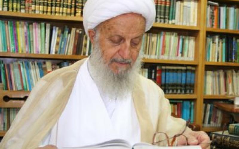 آیت‌الله مکارم شیرازی: عضویت در فیس‌بوک چنانچه بر خلاف مقررات باشد و مفسده داشته باشد جایز نیست