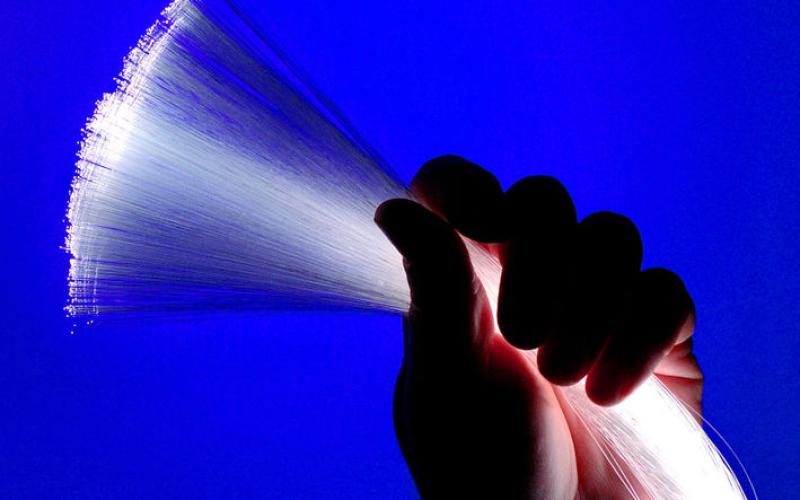 نائب رئیس هیات مدیره‌ی مخابرات ایران: نیازی به تعریف اپراتور فیبرنوری نیست	 