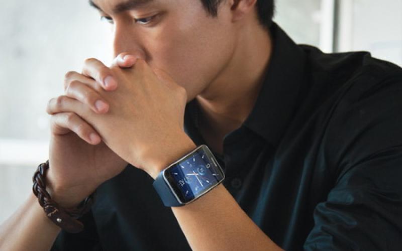 رونمایی از تلفن هوشمند پوشیدنی Samsung Gear S با قابلیت 3G