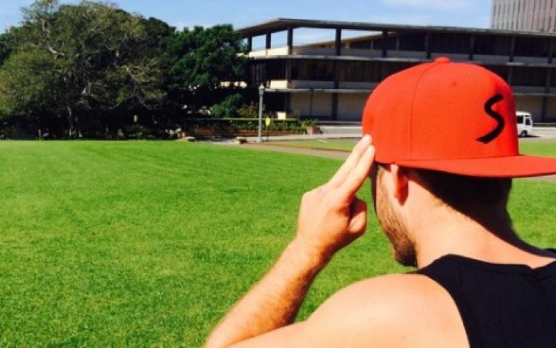 با این کلاه دیگر نیاز به موبایل ندارید +عکس 