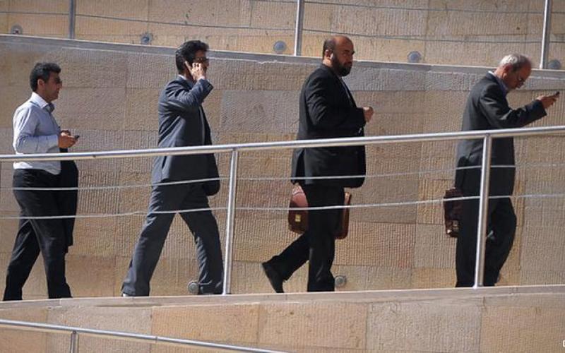 خواب زمستانی وزارت ارتباطات؛ اختلالات تلفن همراه همچنان ادامه دارد