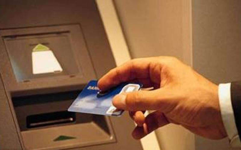 ورود برعکس رمز کارت راهکار فرار از زورگیری