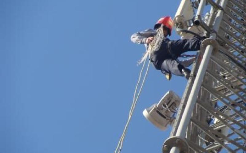 اخذ عوارض از دکل‌ها و آنتن های مخابراتی خلاف قانون است