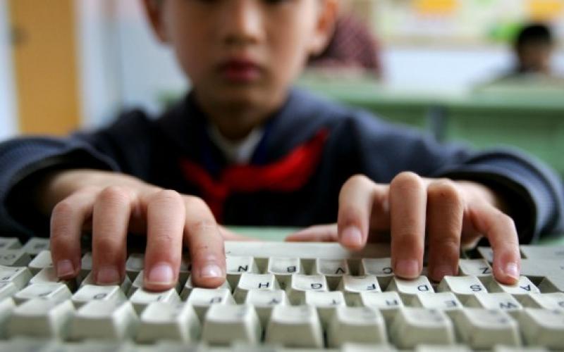 کودکان و نوجوانان در برابر تهدیدات فضای مجازی آسیب پذیرترند 