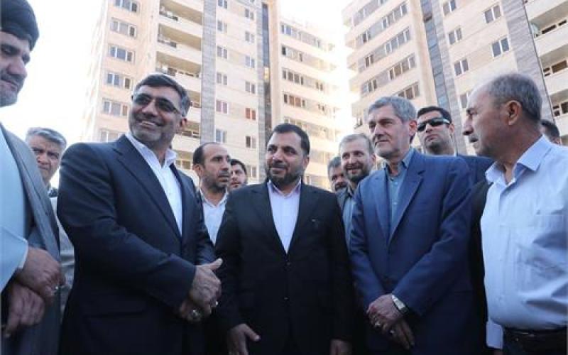بازدید وزیر ارتباطات از عملیات اجرایی پروژه فیبرنوری شهر صدرا