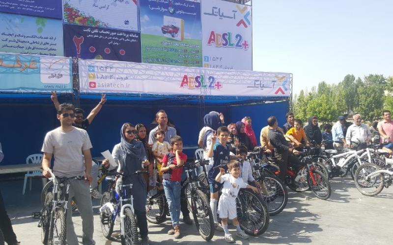 مراسم پیاده روی بزرگ خانوادگی در شیراز با حمایت آسیاتک برگزار شد (+تصاویر)