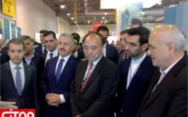 بازدید وزیر ارتباطات و فناوری اطلاعات از نمایشگاه باکوتل آذربایجان