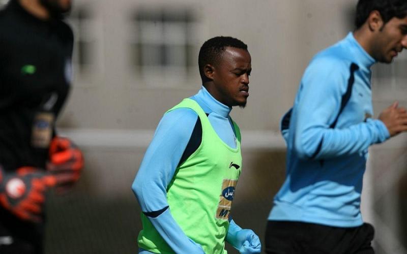 استقلال اجازه بازی پاتوسی را برای تراکتور می‌گیرد؟ 