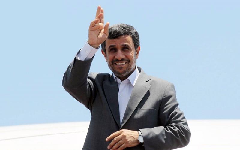 پوستر عجیب تبلیغات احمدی‌ نژاد در فضای مجازی! (+عکس)