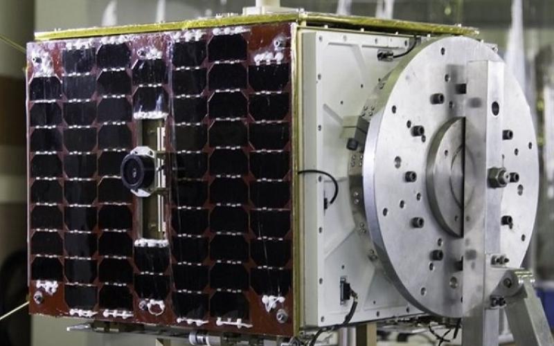 تا ساعاتی دیگر؛ بازدید رسانه‌ای از ماهواره‌ی در حال آماده سازی ناهید۱ 