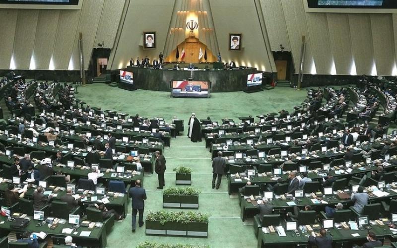 عضو کمیسیون اقتصادی مجلس: بازار لوازم خانگی عملا از کنترل وزارت صمت خارج شده است/ معاونت حمایت از مصرف‌کنندگان وزارت صمت در کما به سر می‌برد