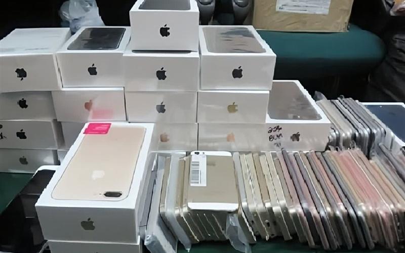 واردات 3.2 میلیارد دلاری تلفن همراه در سال 1402