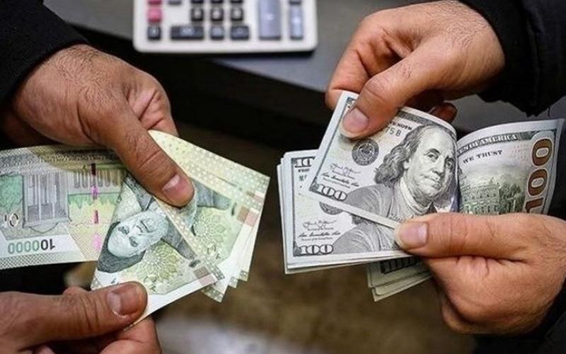 فروش ارز با کارت ملی متوقف شد