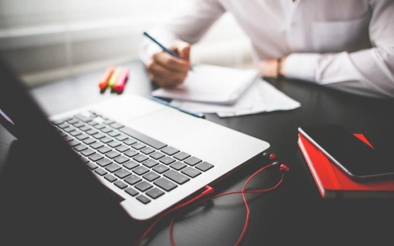 مسوولیت ساماندهی و صدور مجوز کسب و کارهای رایانه ای با کیست؟