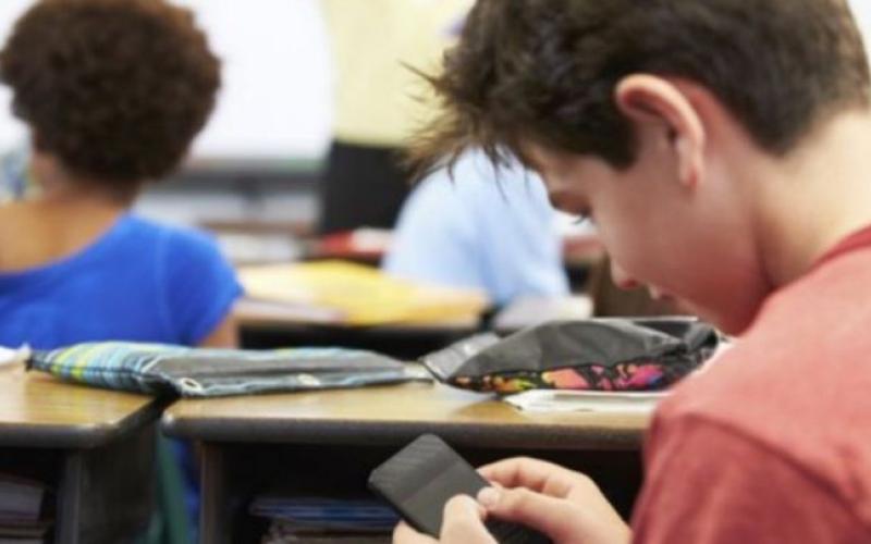 خبر دستور رییس جمهور برای ارائه سیم‌کارت رایگان دانش‌آموزی، «صحت ندارد»