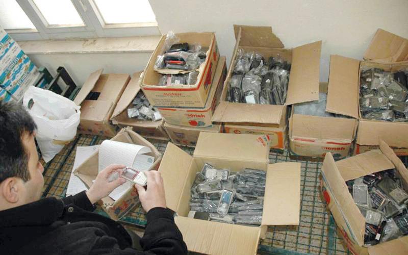 مناقشه مسئولان در مورد جمع‌آوری موبایل‌های قاچاق