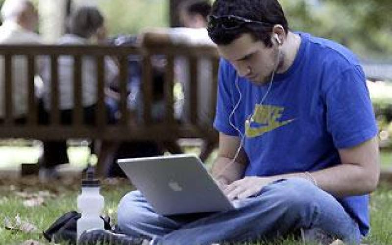 ناشناس ها در گروه های مجازی چه می کنند؟!