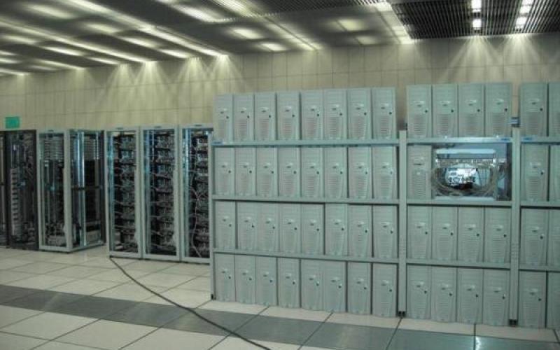 این رایانه های سرور از سال ۱۹۹۳ مشغول به کار هستند