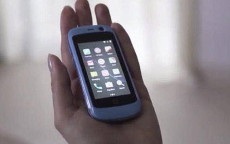 کوچکترین موبایل «4G» دنیا در راه بازار (+عکس)