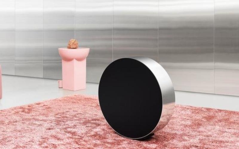 بلندگویی که با غلتیدن روی زمین صوت را تنظیم می کند