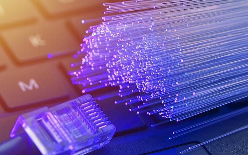 امضای تفاهم نامه اجرای 210 کیلومتر شبکه فیبرنوری در شهر بروجرد