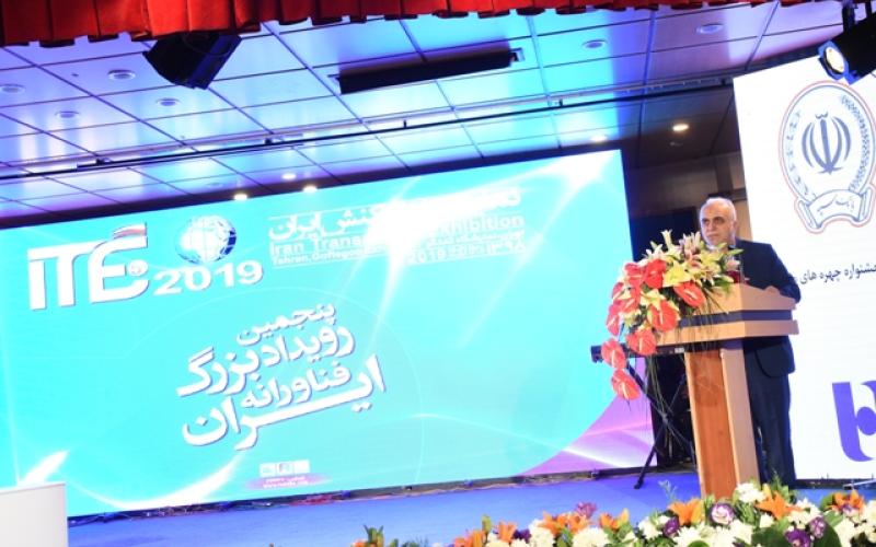 دژپسند: بانک‌ها اگر بخواهند نقش پویایی در اقتصاد کشور داشته باشند، باید به فناوری‌های نو مجهز شوند