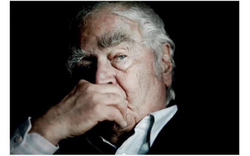 درگذشت نویسنده جنجالی