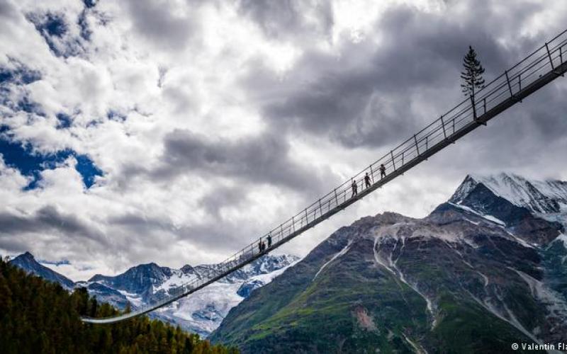 طولانی‌ترین پل معلق جهان در سوئیس افتتاح شد (+تصاویر)