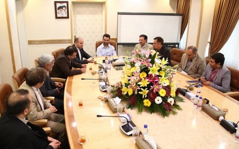 تاکید بر نقش دانشکده‌ی پست و مخابرات در به روز رسانی دانش مجموعه‌ی وزارت ارتباطات 