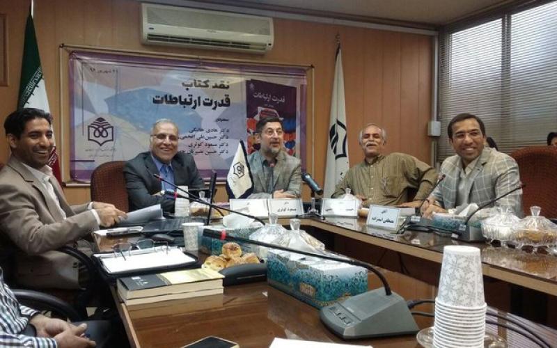 قدرت شبکه‌های اجتماعی راه مداخله سیاسی را می‌بندد