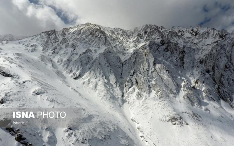 وضعیت جوی و توپوگرافی منطقه اجازه فرود بالگرد در محل سقوط هواپیمای تهران یاسوج را نمی‌دهد