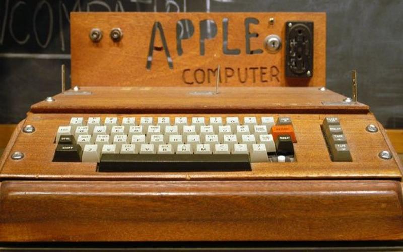 22 فروردین؛ سال‌روز ارائه‌ی نخستین رایانه شرکت اپل