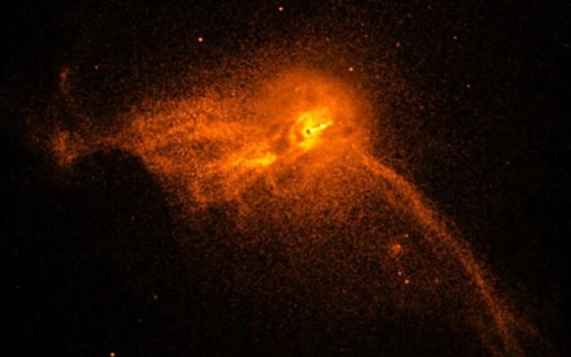 انتشار نخستین عکس‌های واقعی از یک سیاه چاله