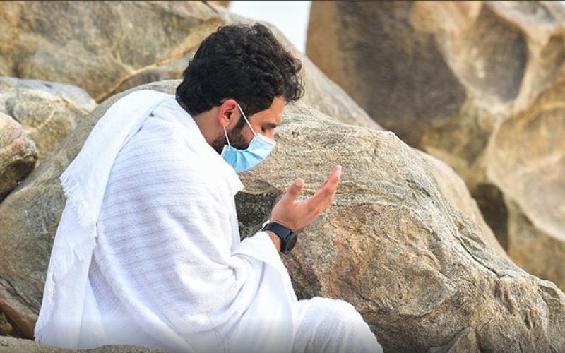 قرنطینه‌ی ۱۴ روزه حجاج با دستبند الکترونیکی