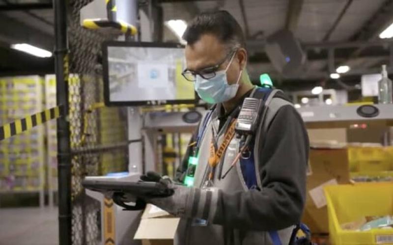 زدن ماسک برای کارمندان آمازون الزامی نیست