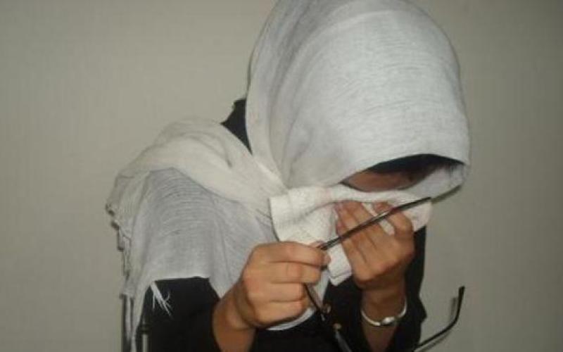 یک کلاهبردار اینترنتی سر همسر موقتش را هم کلاه گذاشت