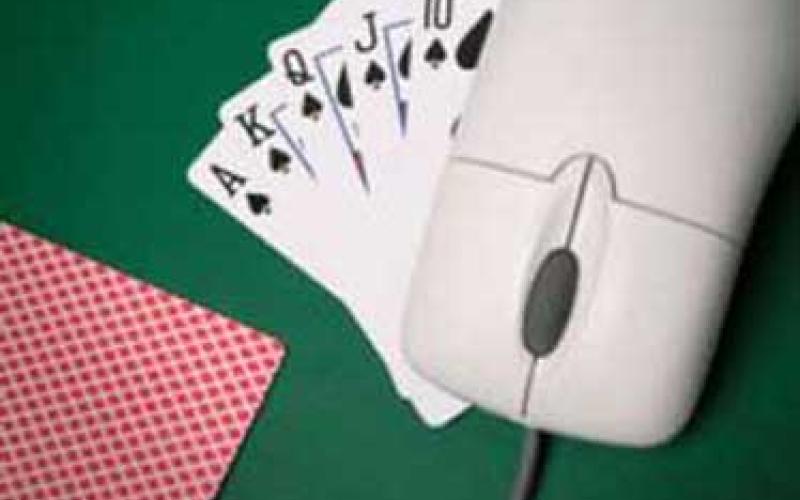 انهدام قمارخانه مجازی 20 میلیونی