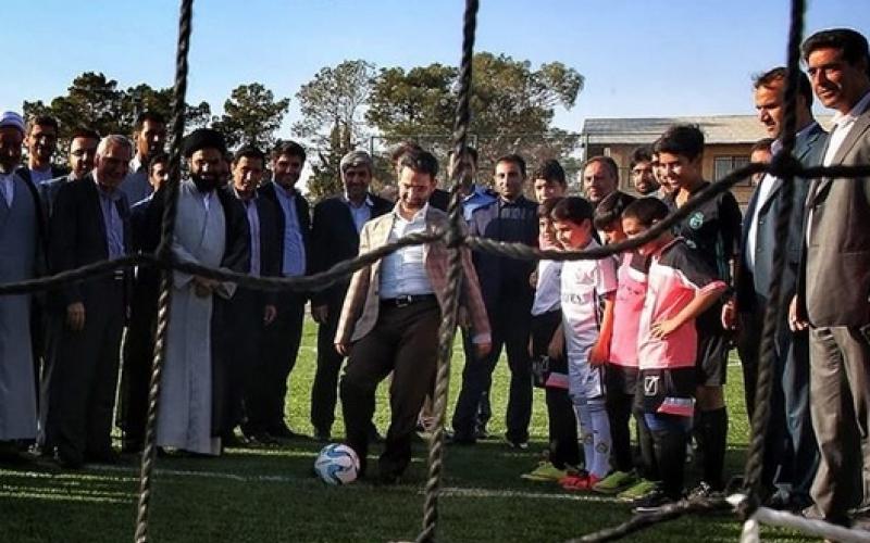 آذری جهرمی: با خلاقیت می‌توانیم "جوان پولساز" را جایگزین "بچه پولدار" کنیم