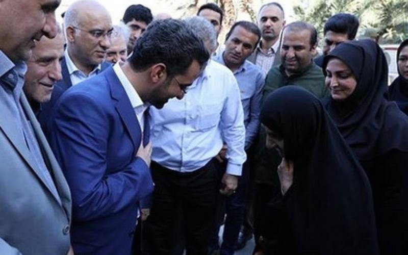 هر روزه برای توسعه‌ی زیرساخت‌های ارتباطی در روستاها پیگیرم